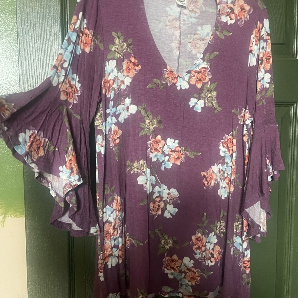 Buttery Soft Women’s Top - Picture 3 of 5